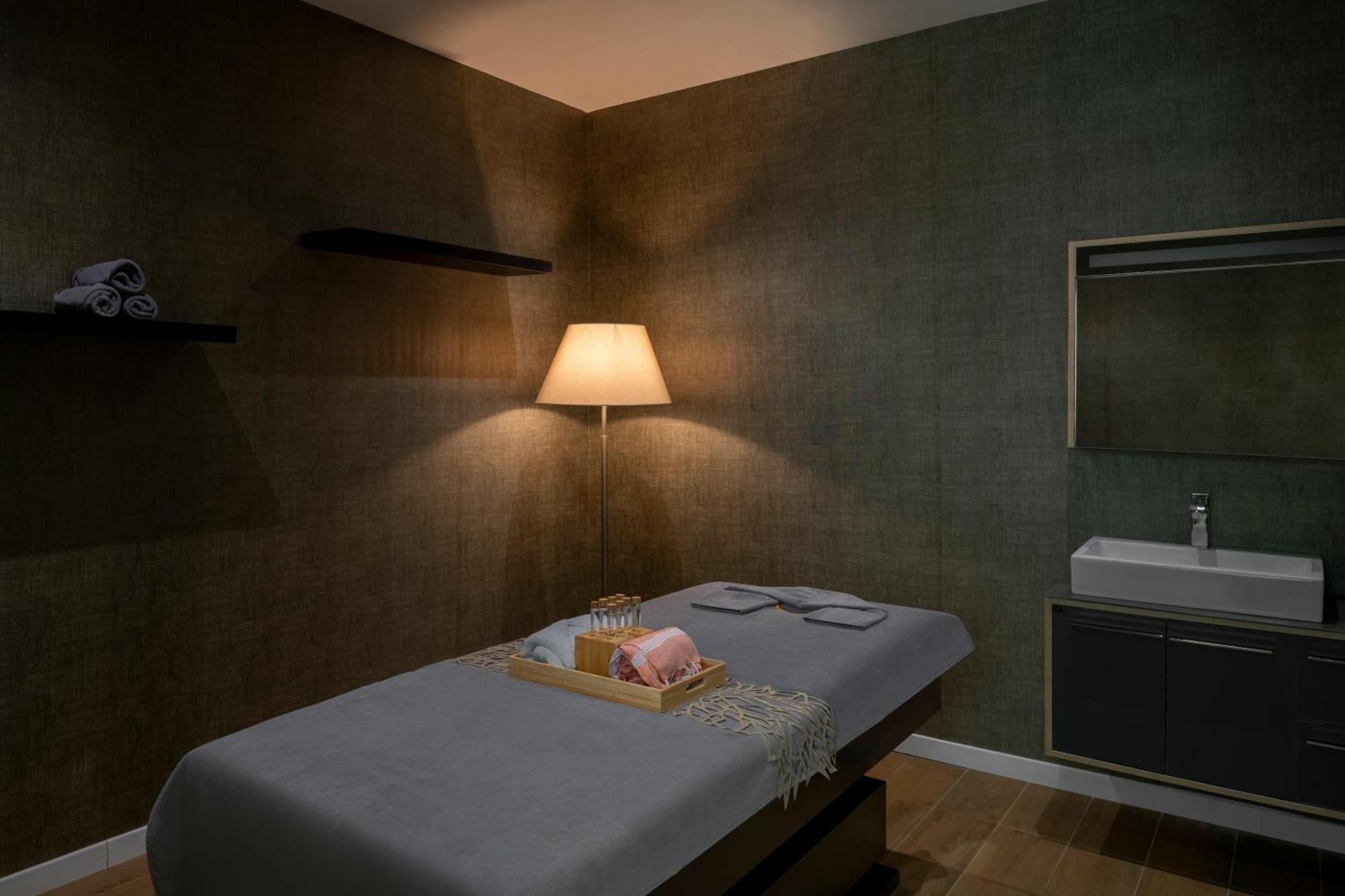 Movenpick Living Istanbul West Hotel Bagian luar foto