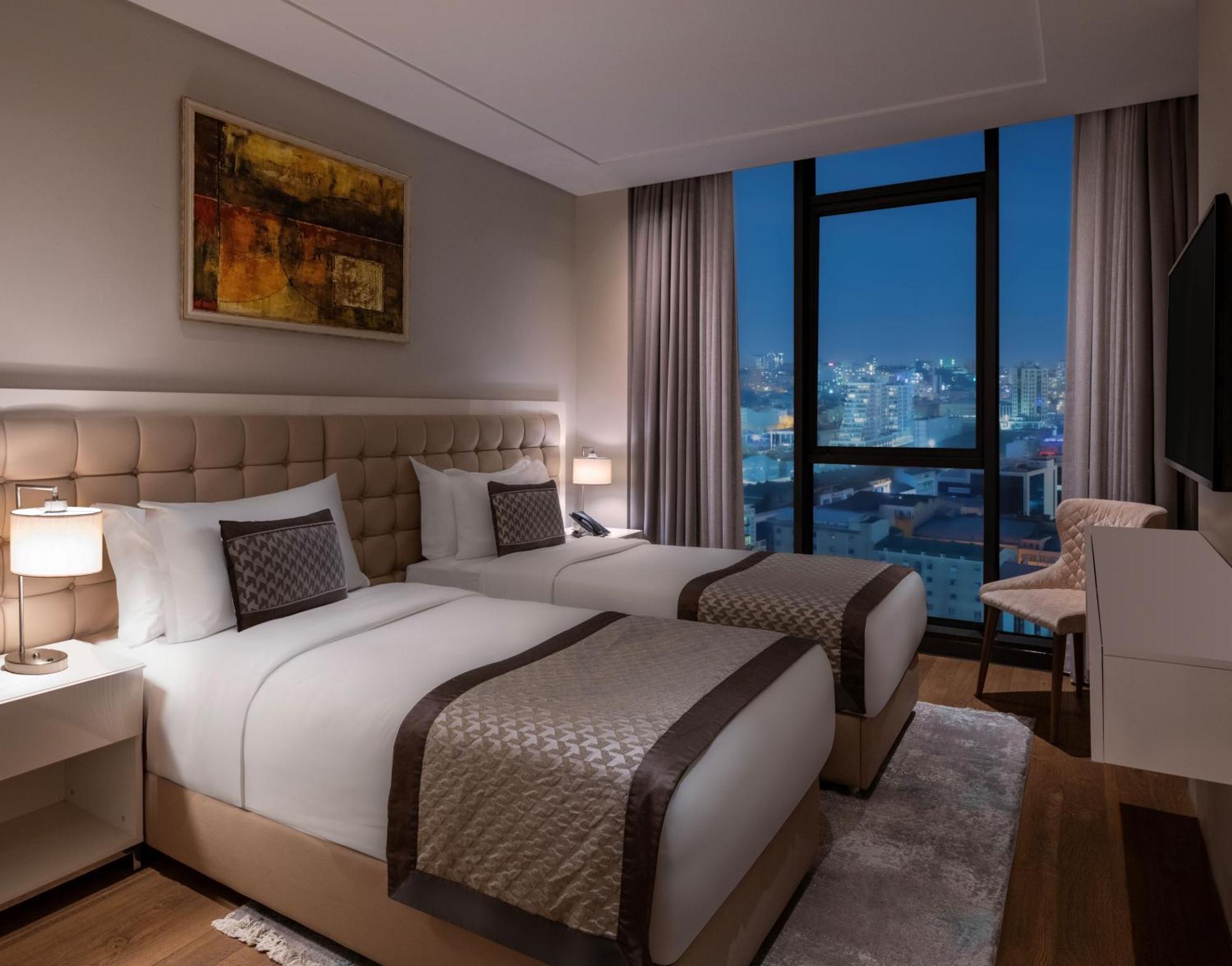 Movenpick Living Istanbul West Hotel Bagian luar foto