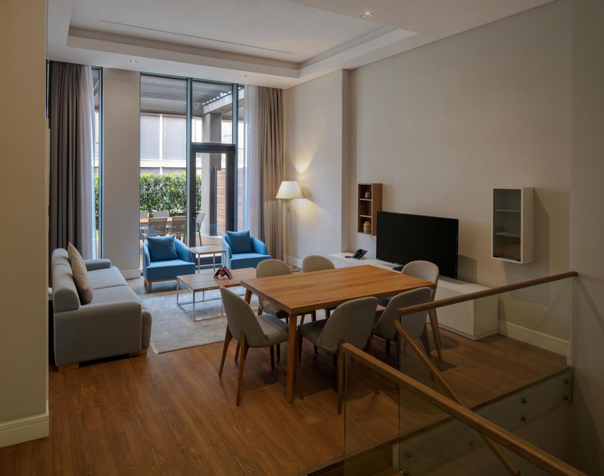 Movenpick Living Istanbul West Hotel Bagian luar foto
