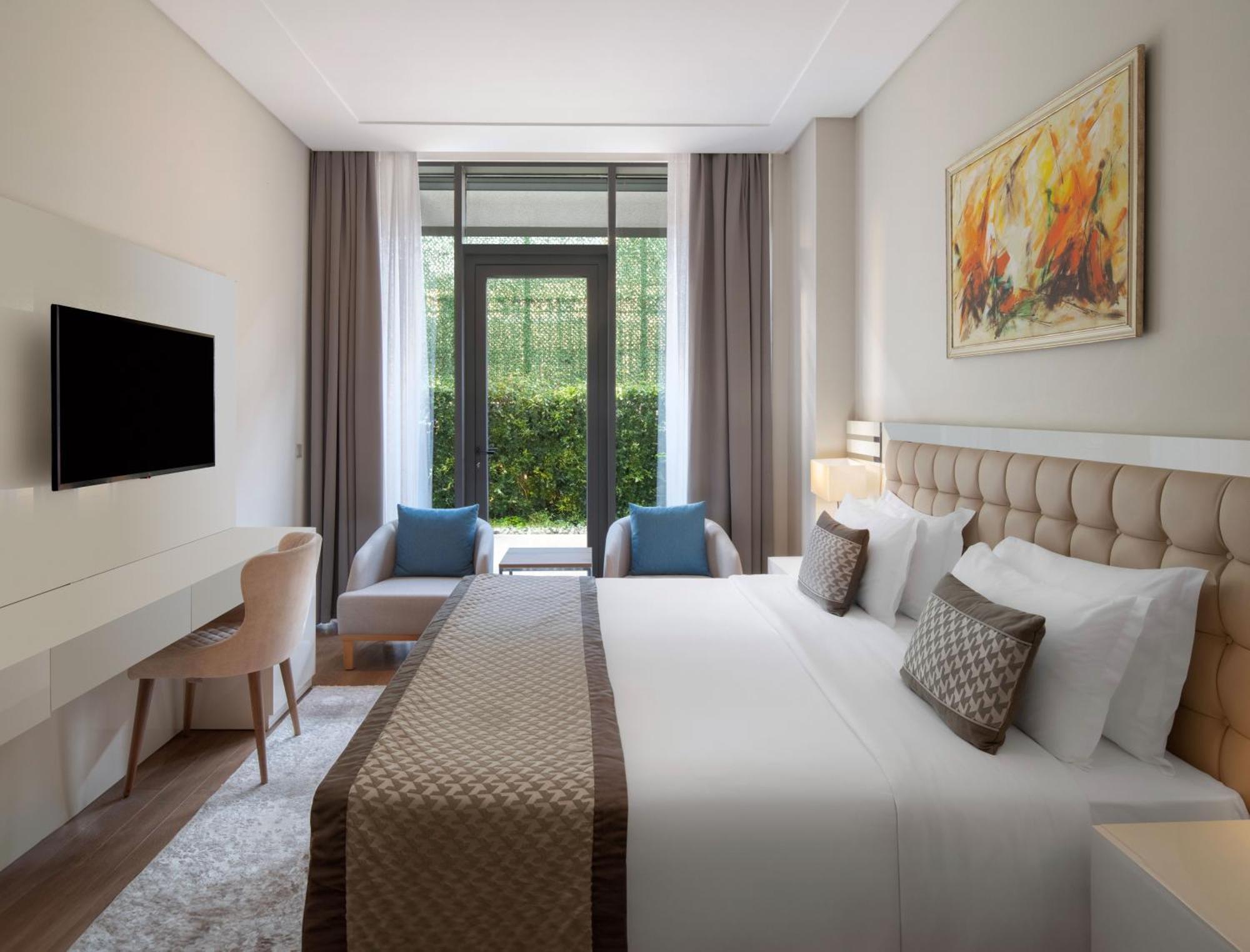Movenpick Living Istanbul West Hotel Bagian luar foto