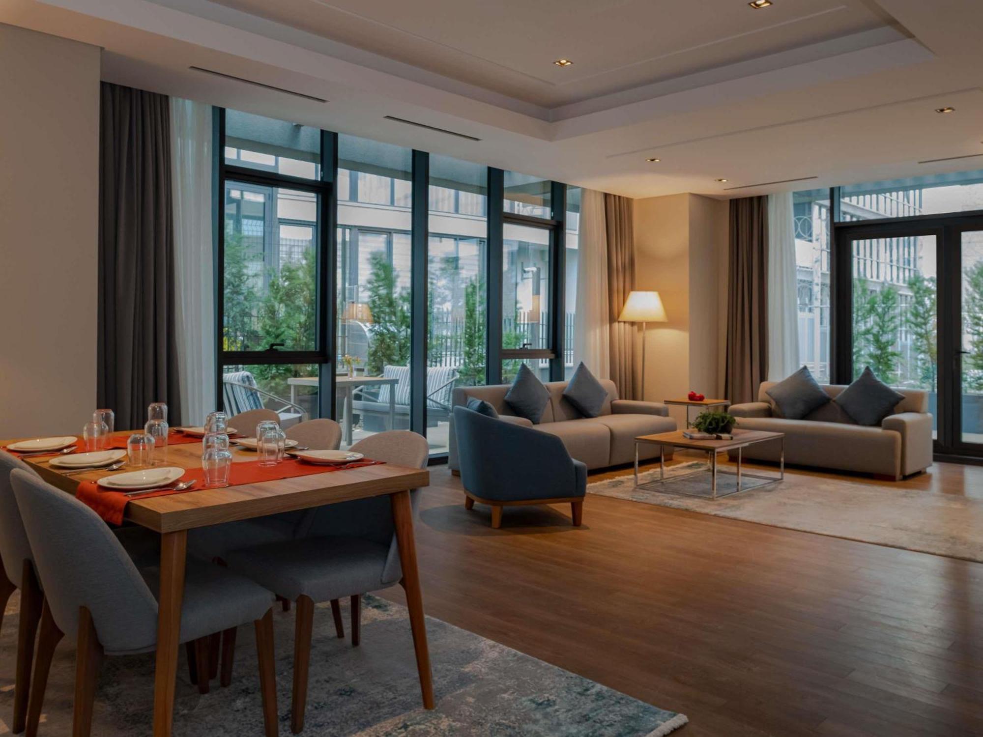 Movenpick Living Istanbul West Hotel Bagian luar foto