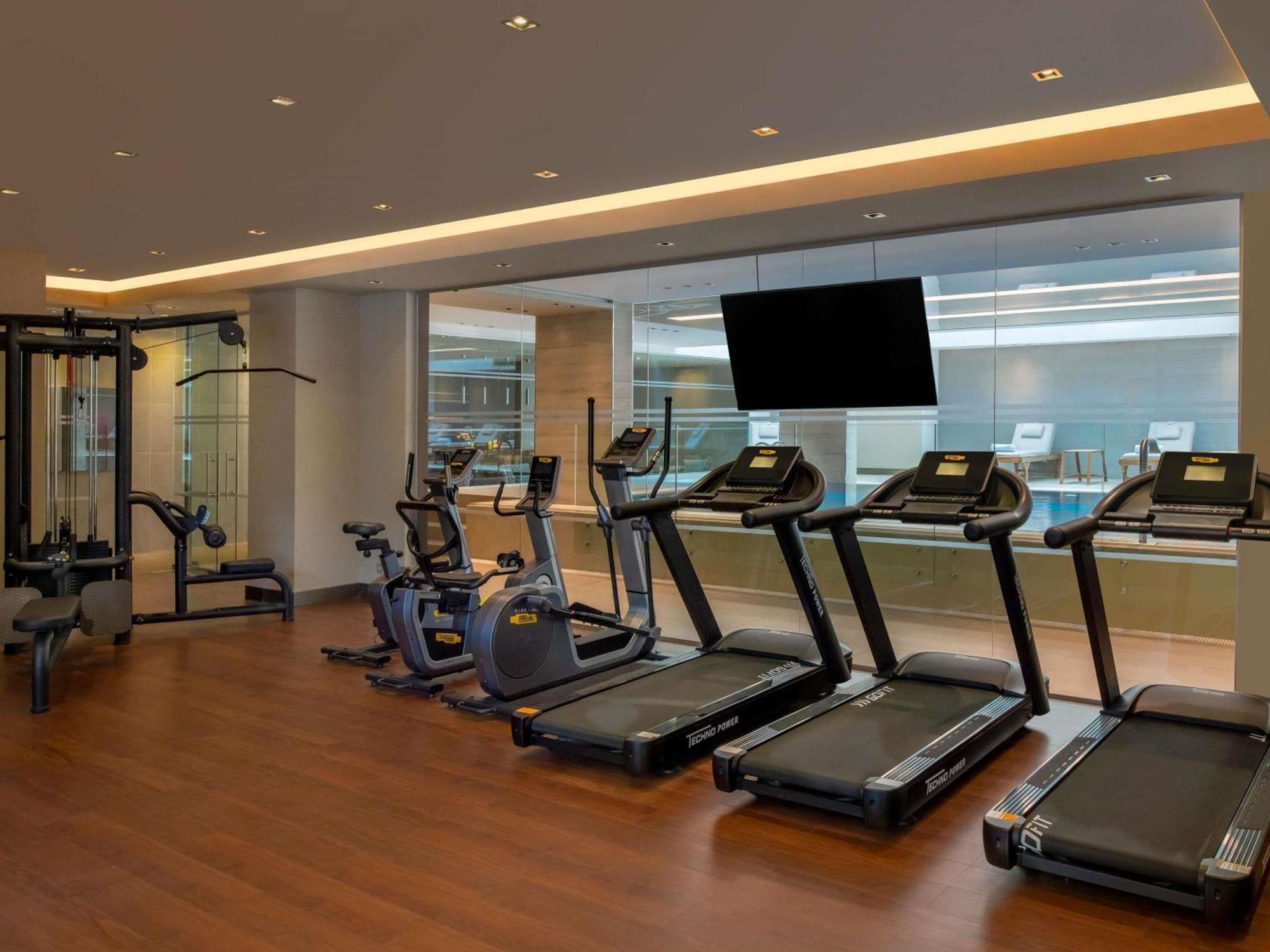 Movenpick Living Istanbul West Hotel Bagian luar foto