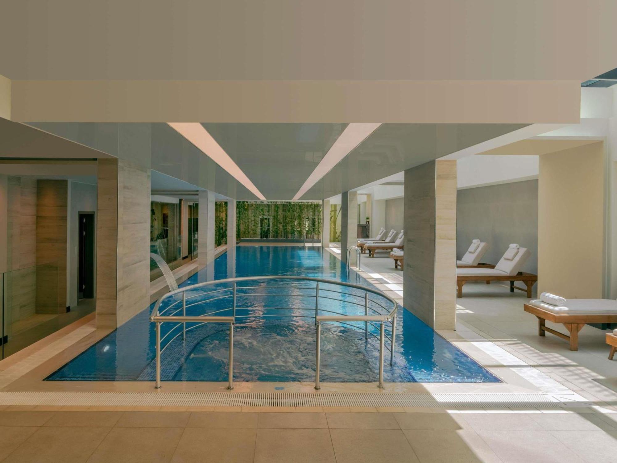 Movenpick Living Istanbul West Hotel Bagian luar foto