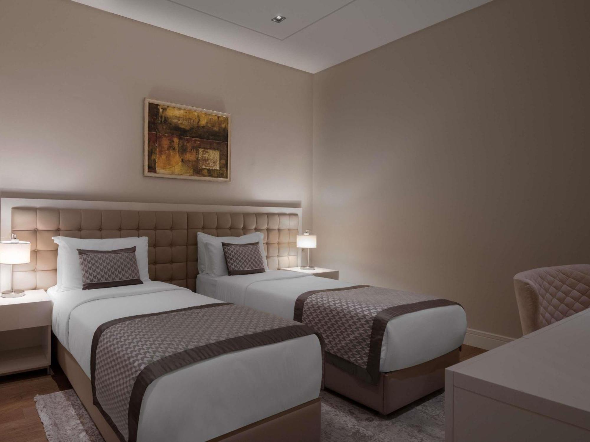 Movenpick Living Istanbul West Hotel Bagian luar foto