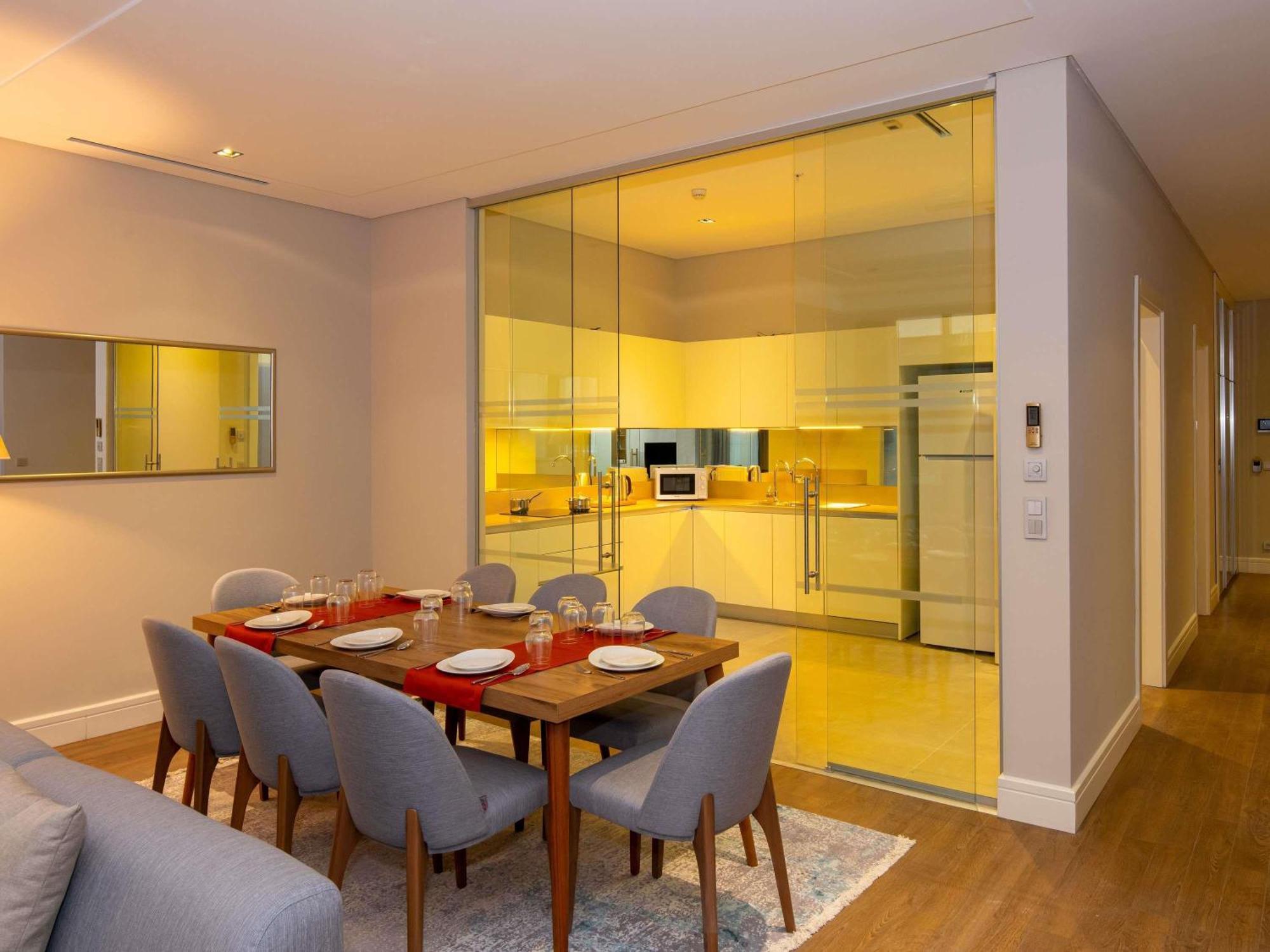 Movenpick Living Istanbul West Hotel Bagian luar foto