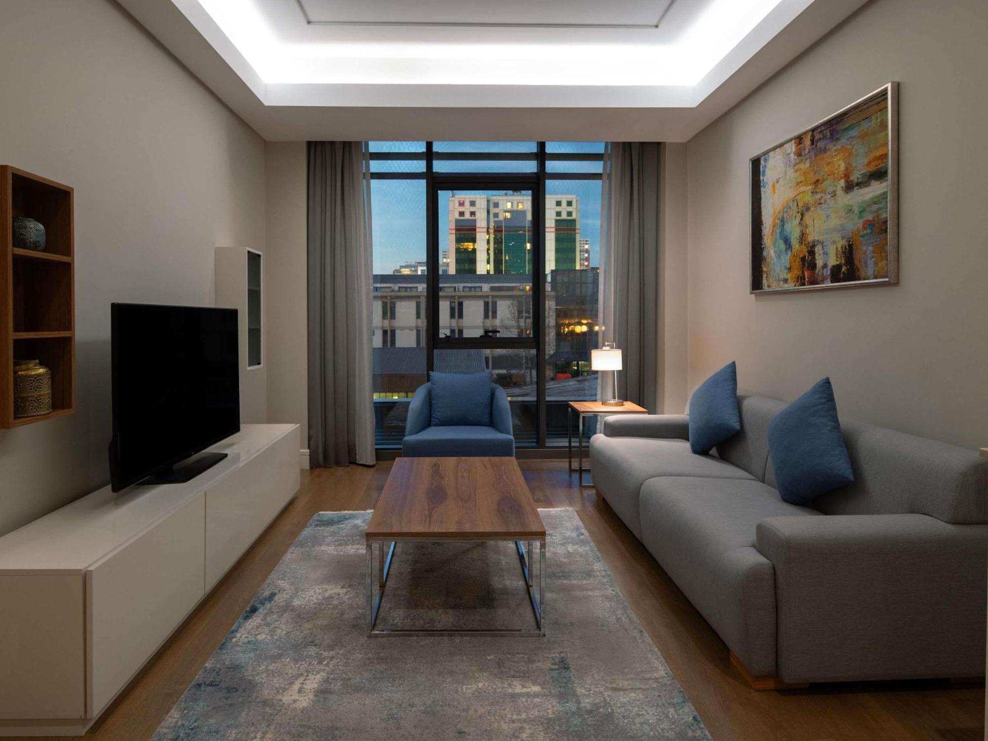 Movenpick Living Istanbul West Hotel Bagian luar foto