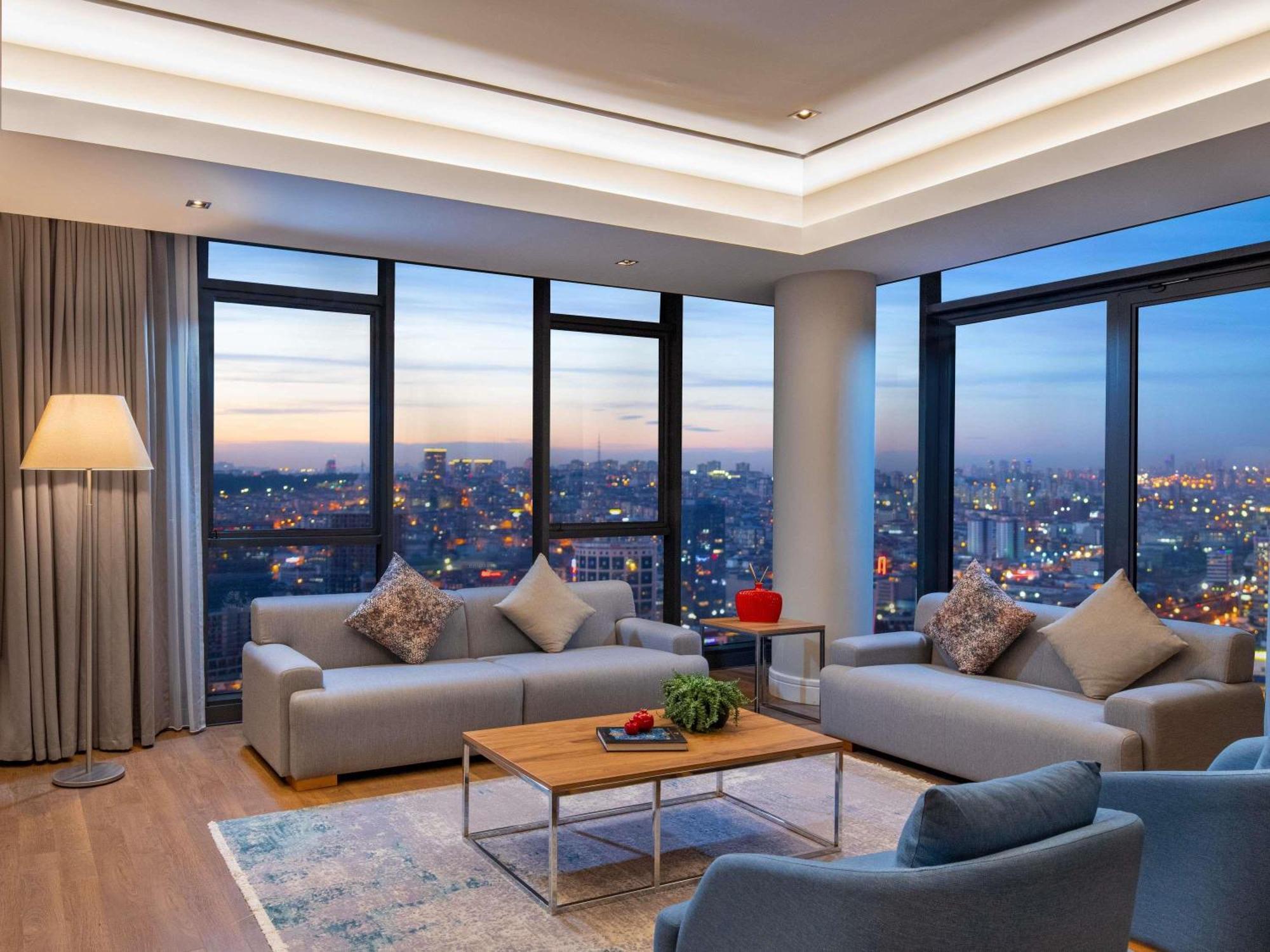 Movenpick Living Istanbul West Hotel Bagian luar foto